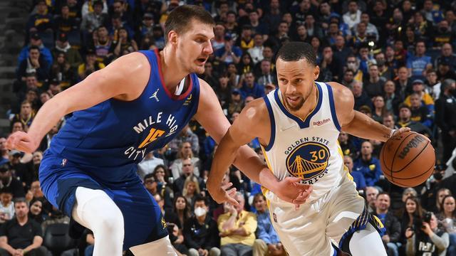 冬窗大戏开启！曼联中场或离队，利物浦寻萨拉赫接班人