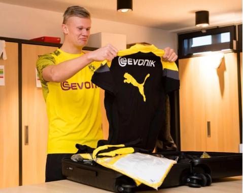 英超第14轮： 范戴克失误致丢球维尔茨造乌龙 利物浦1-1桑德兰