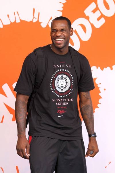 124-111！老鹰客场掀翻勇士，亚历山大·沃克24分，6200万合同值了