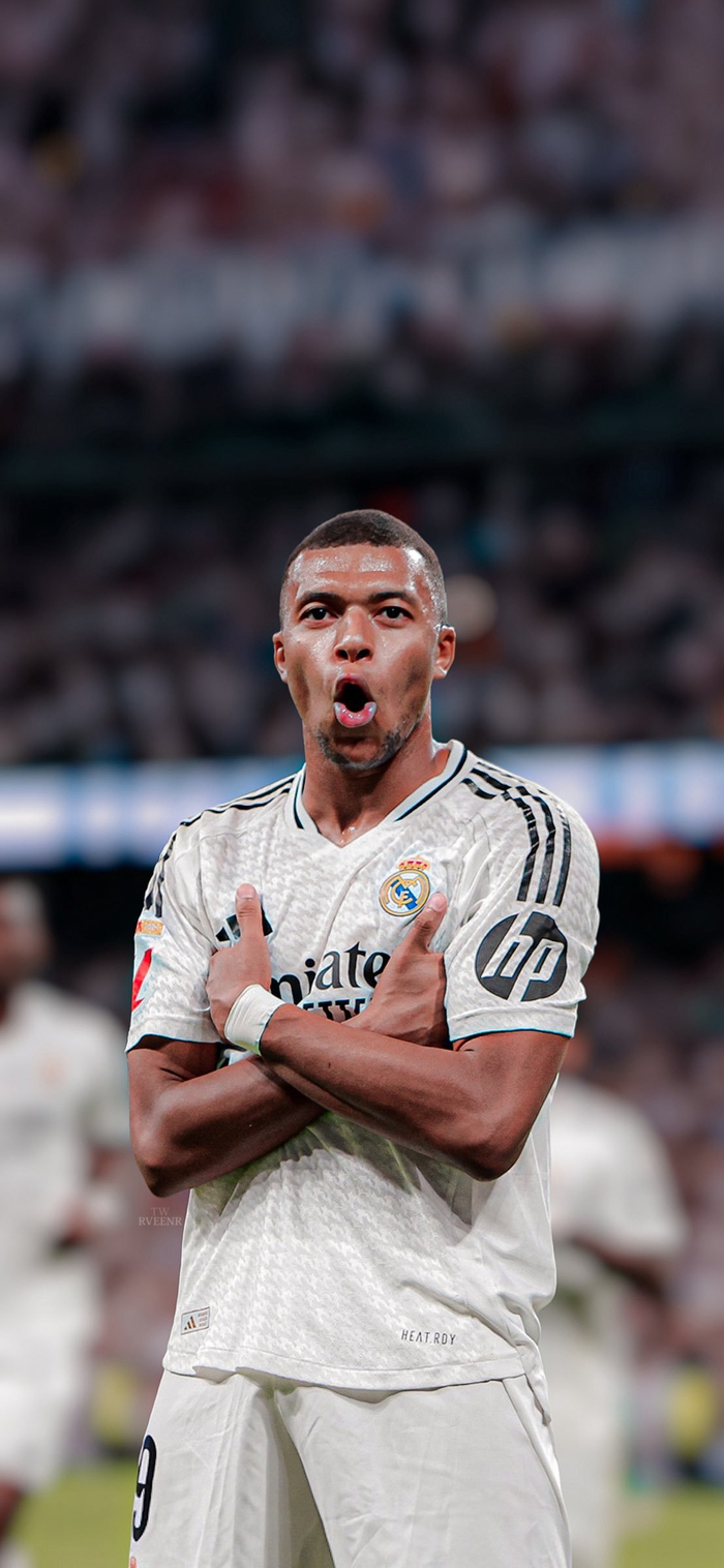 恩爱！太阳报：鲁本-迪亚斯与女友约会至凌晨