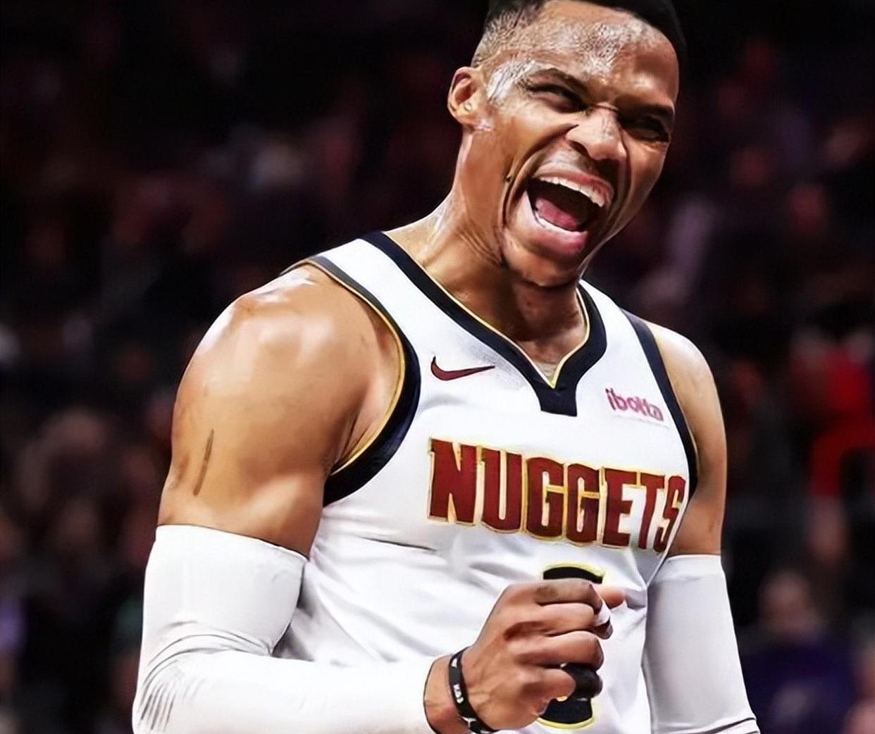 利物浦vs利兹首发：萨拉赫连续三场替补，埃基蒂克、维尔茨先发