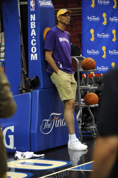 NBA经典球星数据对比 历史地位理性分析