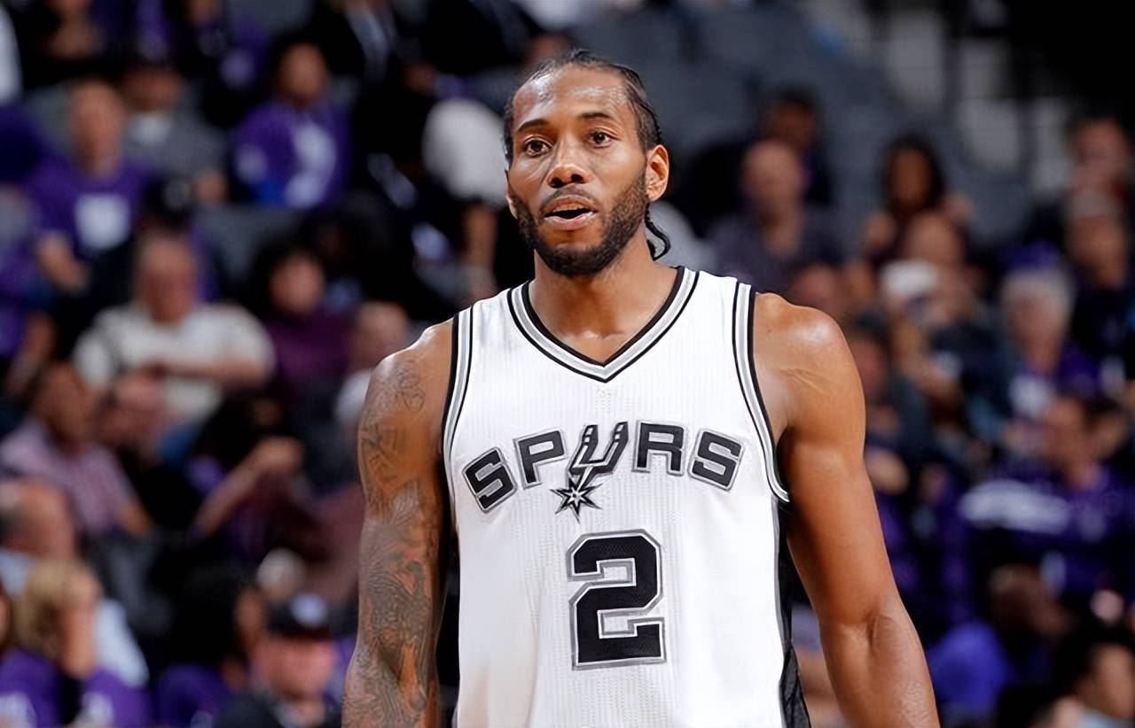 被球迷询问是否会考虑加盟阿森纳，库尼亚大笑回应